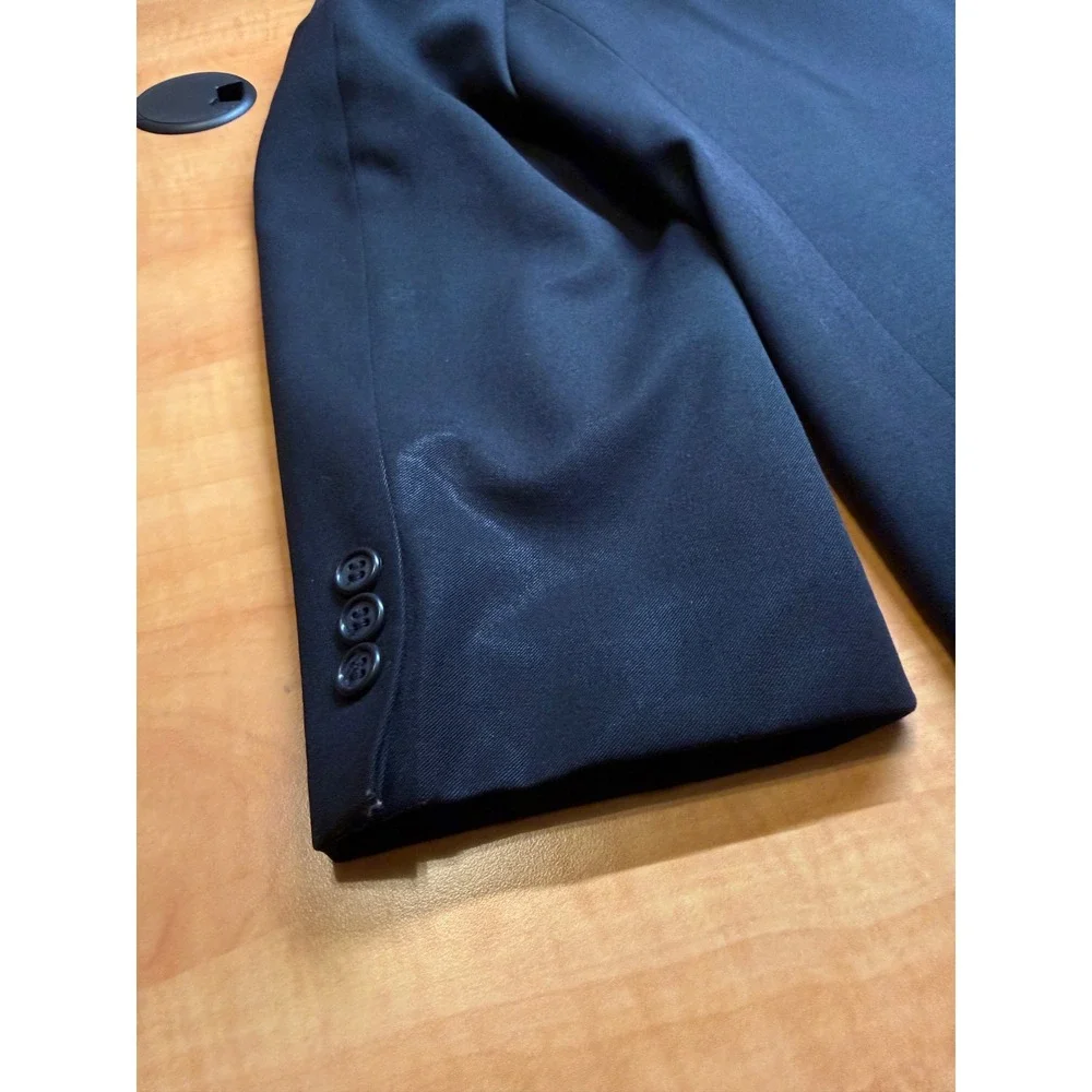 Pierre Balmain wool pure showcases